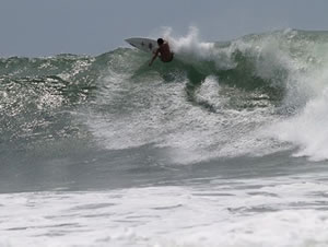 Surf in El Sunzal, El Salvador